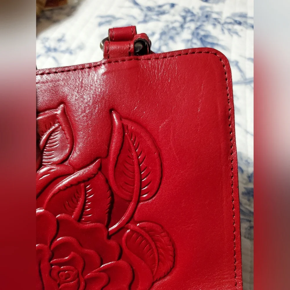 🌹Patricia Nash Red Roses Embossed Leather Bag🌹 - Picture 8 of 9